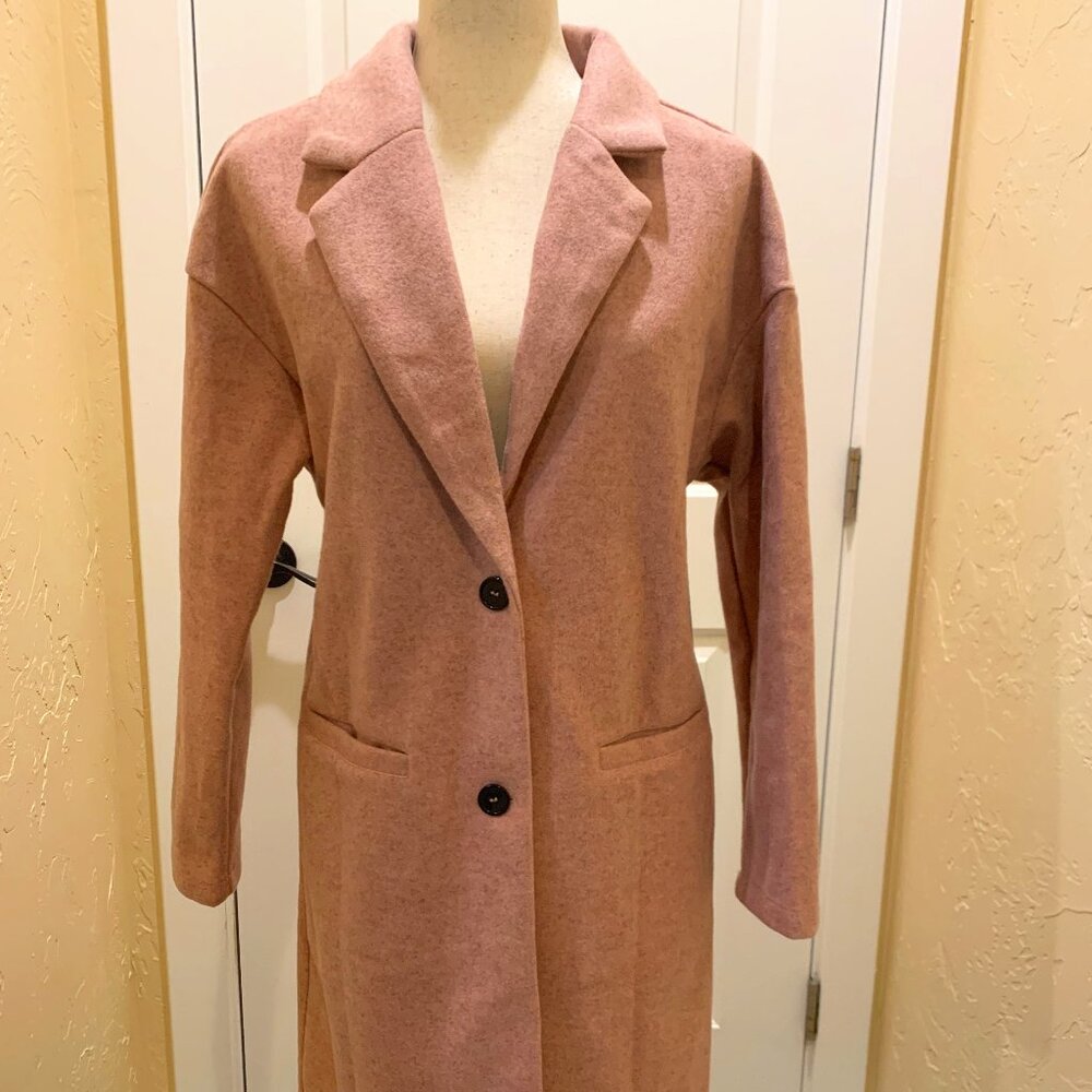 LIKE NEW! Women's Pink Shacket - Perfect for Fall!